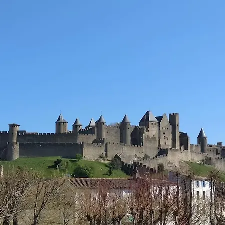 Le Charme De L'oree Des Lices *
